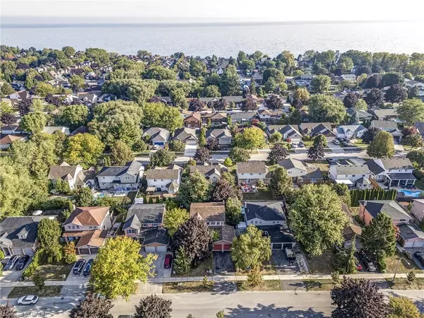 Grimsby, ON L3M 5B4,10 Jeanette Avenue