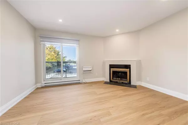 Oakville, ON L6M 2V7,1450 Glen Abbey Gate #722