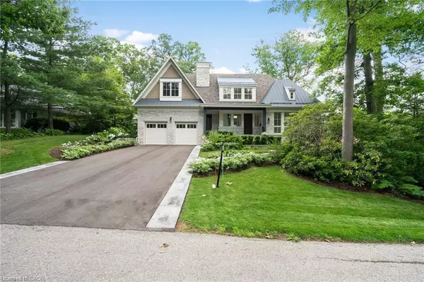 1322 Minaki Road, Mississauga, ON L5G 2X4