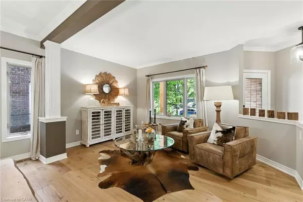 Burlington, ON L7T 4L7,587 Sandcherry Drive