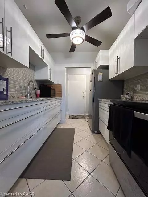 Hamilton, ON L9A 1B1,222 Concession Street #410