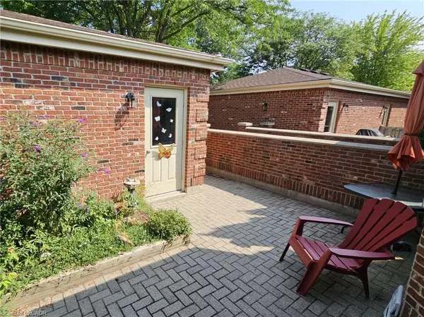 Simcoe, ON N3Y 5L2,42 Donly Drive S #11