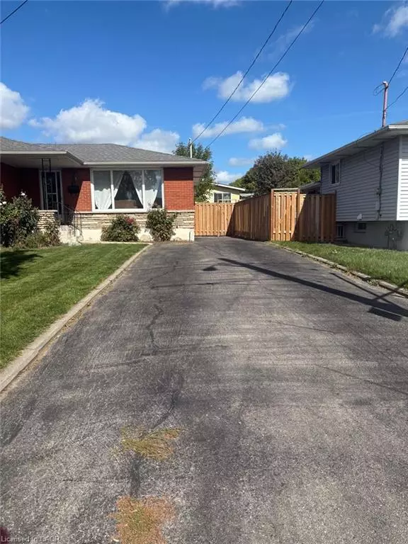 Hamilton, ON L8H 2R9,4 Hart Place #LOWER