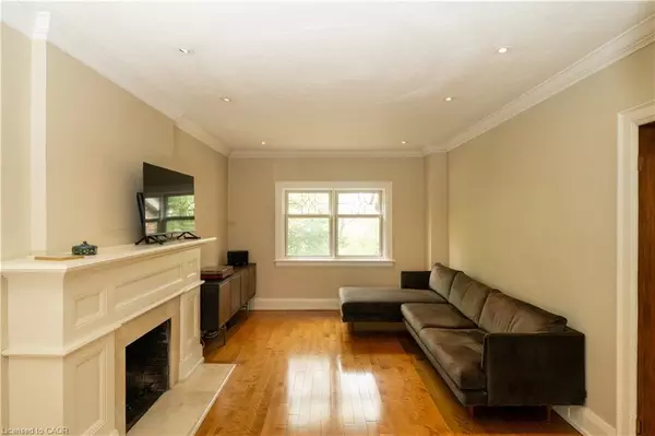 Toronto, ON M6S 4L3,136 Humbercrest Boulevard