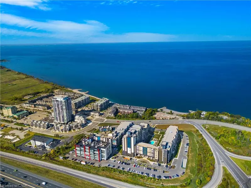 16 Concord Place #216, Grimsby, ON L3M 0J1