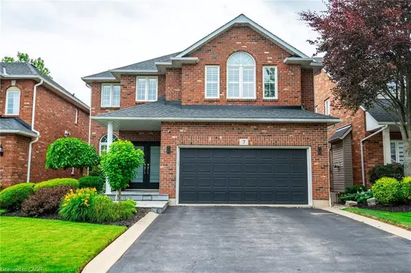 7 Volterra Court, Waterdown, ON L8B 0K7