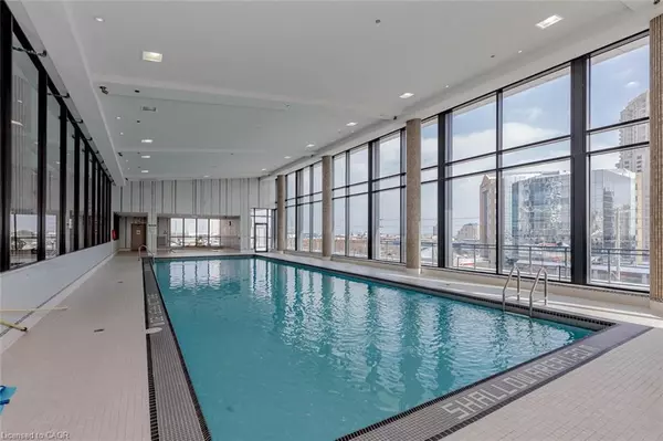 75 Eglinton Avenue W #302, Mississauga, ON L5R 0E5