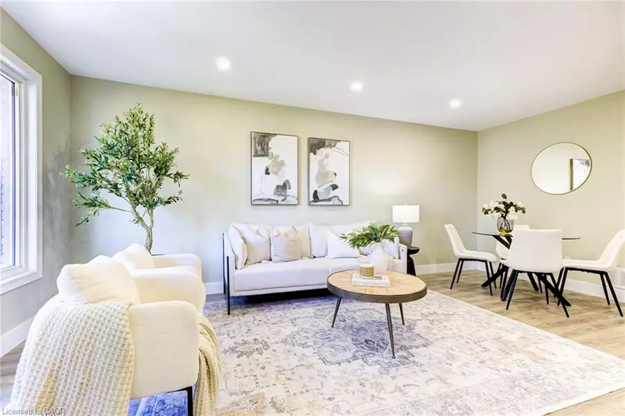 235 Sunset Boulevard, Cambridge, ON N1S 4M4