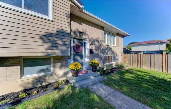 Waterloo, ON N2L 5S2,292 Parkmount Drive