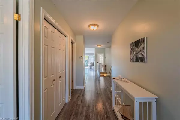 Port Dover, ON N0A 1N7,19 Somerset Drive #16