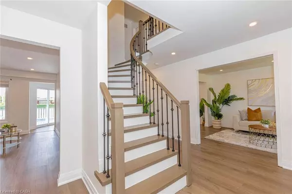 Waterdown, ON L8B 0H5,33 Meaghan Street