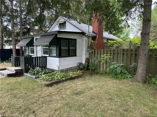 Crystal Beach, ON L0S 1B0,3852 Roxborough Avenue