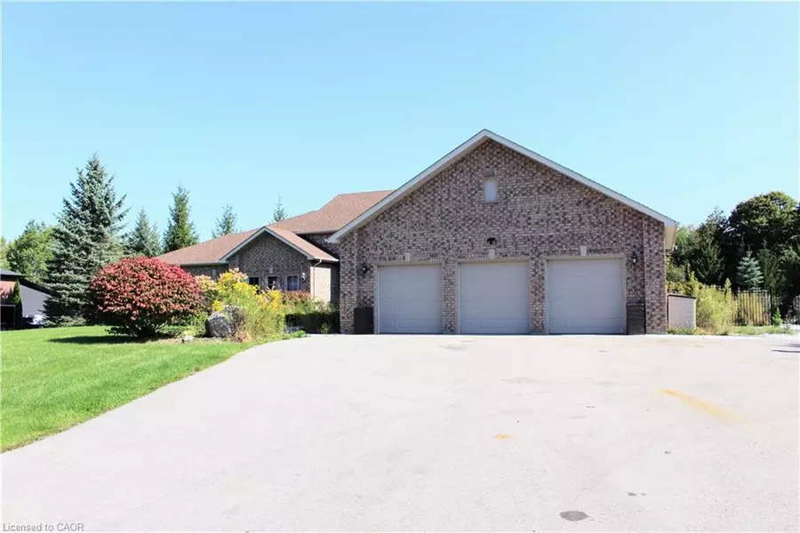 11490 Inglis Drive, Milton, ON L0P 1B0