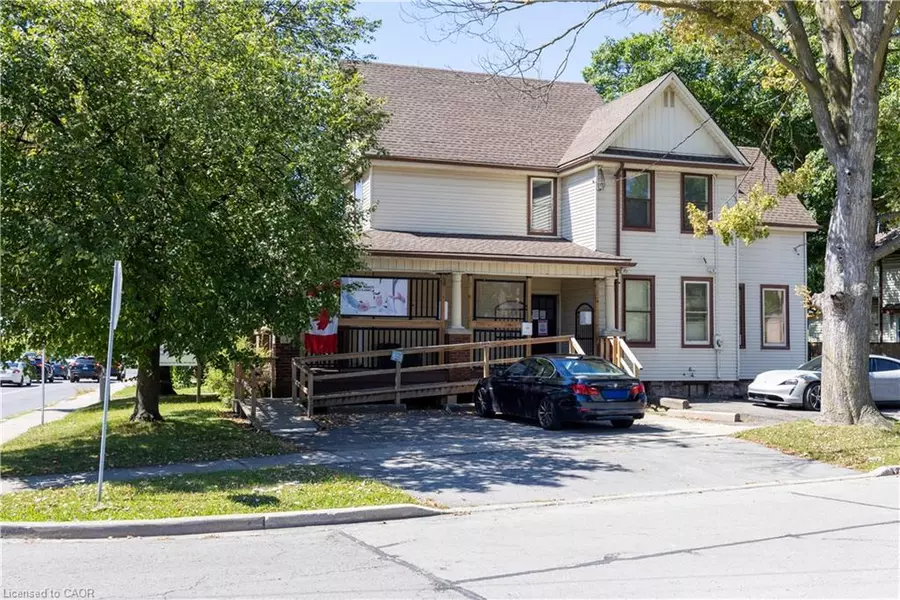 7 Welland Avenue, St. Catharines, ON L2R 2L8