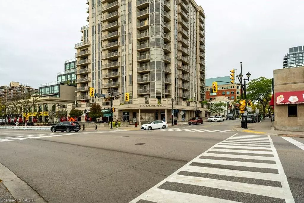 Burlington, ON L7S 1B5,1477 Lakeshore Road #702