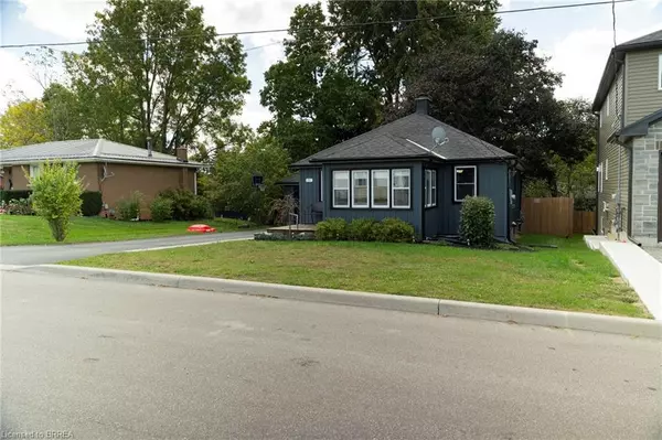Waterford, ON N0E 1Y0,92 Sovereign Street W