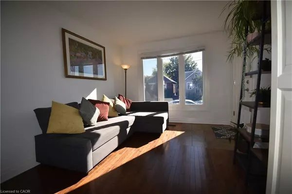 Hamilton, ON L8H 1R6,545 Roxborough Avenue