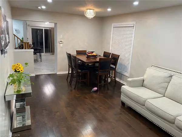 1025 Barclay Circle #Upper, Milton, ON L9T 5W5