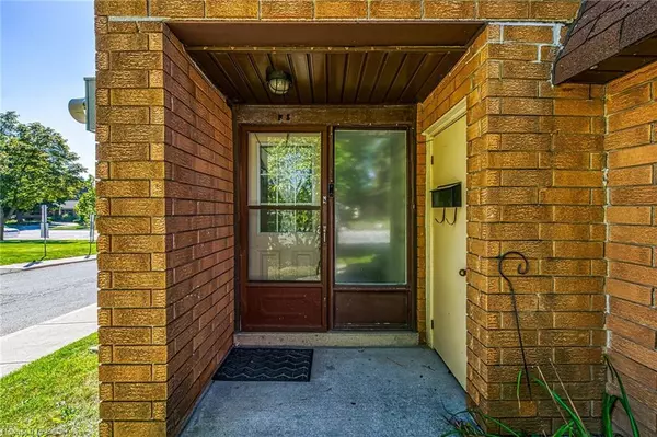 Hamilton, ON L9B 1R2,500 Stone Church Road W #F8