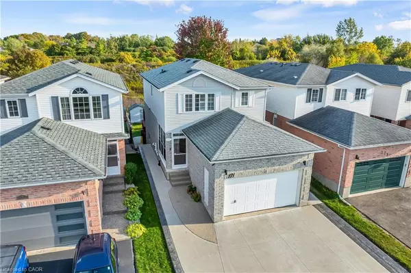 171 Resurrection Drive, Kitchener, ON N2N 3H1