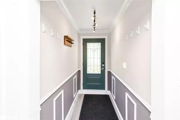 Burlington, ON L7R 3T8,2055 Churchill Avenue