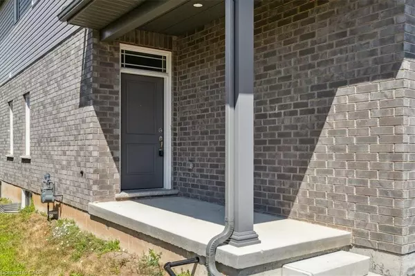 Thorold, ON L2V 2V5,25 Mcmann Drive