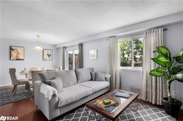 Mississauga, ON L5N 1X1,6058 Starfield Crescent