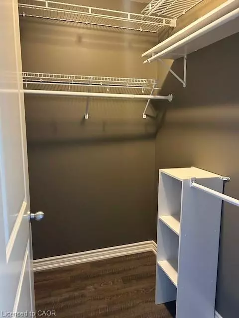 Burlington, ON L7L 0E9,5327 Upper Middle Road #211