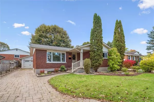 521 Glen Forrest Boulevard, Waterloo, ON N2L 4H9