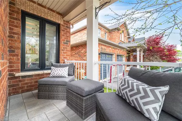 Burlington, ON L7L 7C6,5467 Blue Spruce Avenue