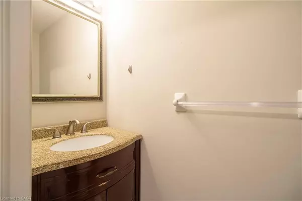 Ancaster, ON L9G 5A4,26 Kendrick Court