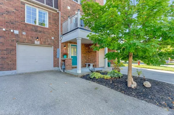 71 Garth Massey Drive, Cambridge, ON N1T 2G8