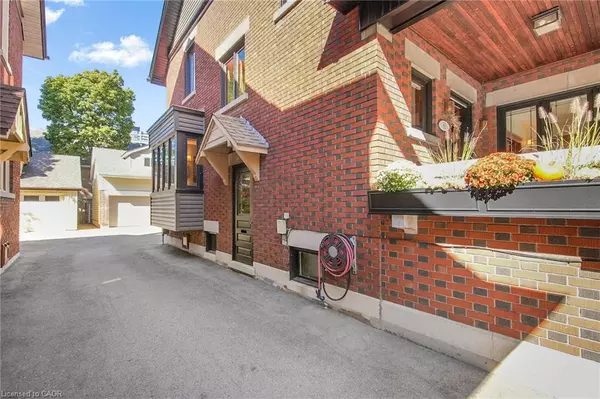 Kitchener, ON N2G 1Z8,60 Heins Avenue