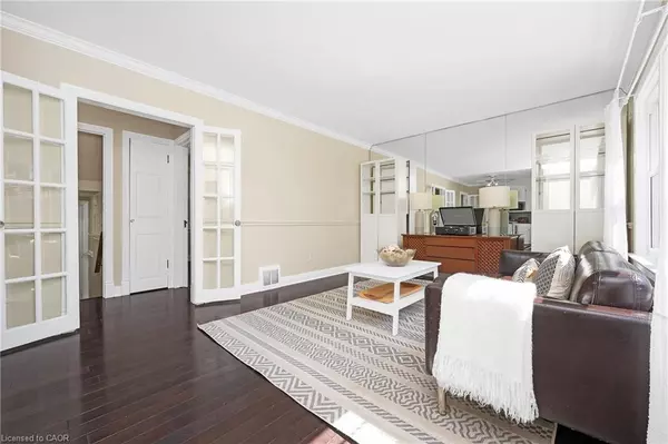 Burlington, ON L7R 2C6,2067 Maplewood Drive