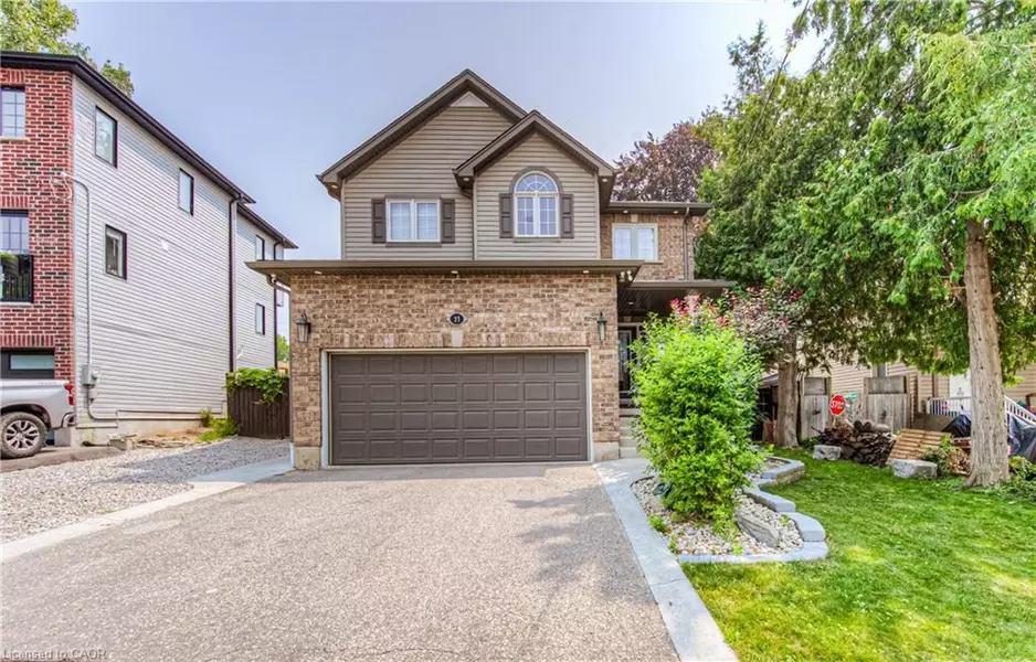 37 Albert Street, Cambridge, ON N1R 3M7