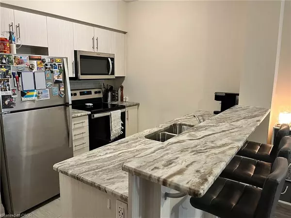 Grimsby, ON L3M 0J1,16 Concord Place #214