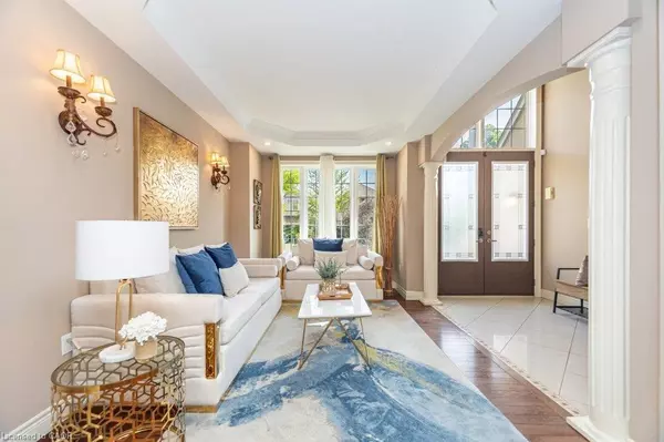 Hamilton, ON L9G 0B4,9 Lorupe Court