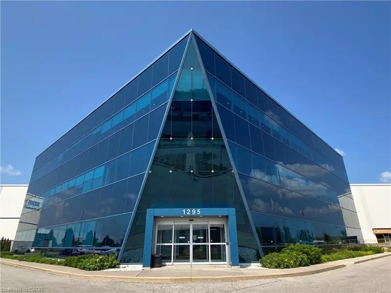 1295 Cormorant Road #E1, Ancaster, ON L9G 4V5