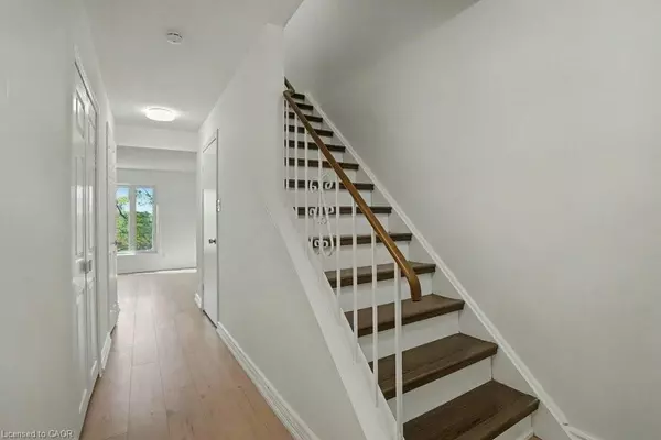 Kitchener, ON N2P 1G2,25 Upper Canada Drive #17