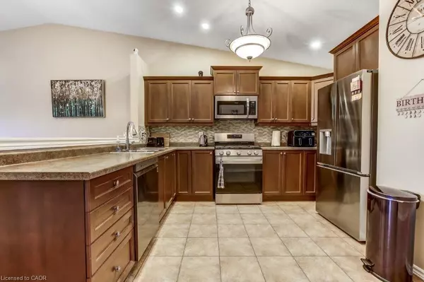 Delhi, ON N4B 1G7,52 Imperial Street #7