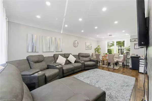 Hamilton, ON L8V 4H8,425 Upper Gage Avenue #1