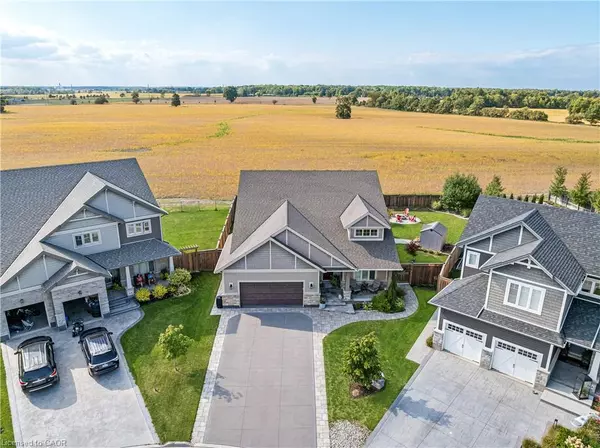 53 Anastasia Boulevard, Smithville, ON L0R 2A0