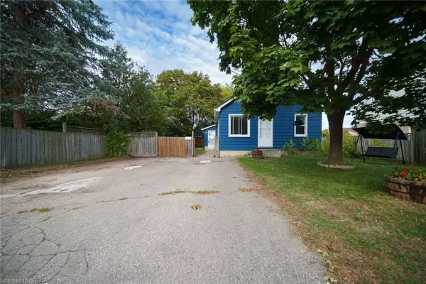 11 Newcastle Street, Brantford, ON N3R 1Y5