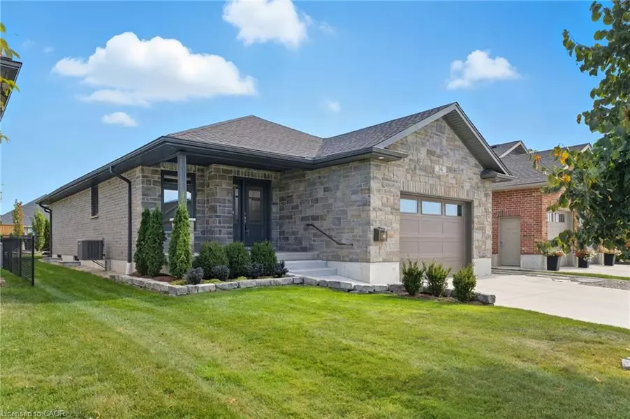 16 Forbes Crescent, Listowel, ON N4W 0B3