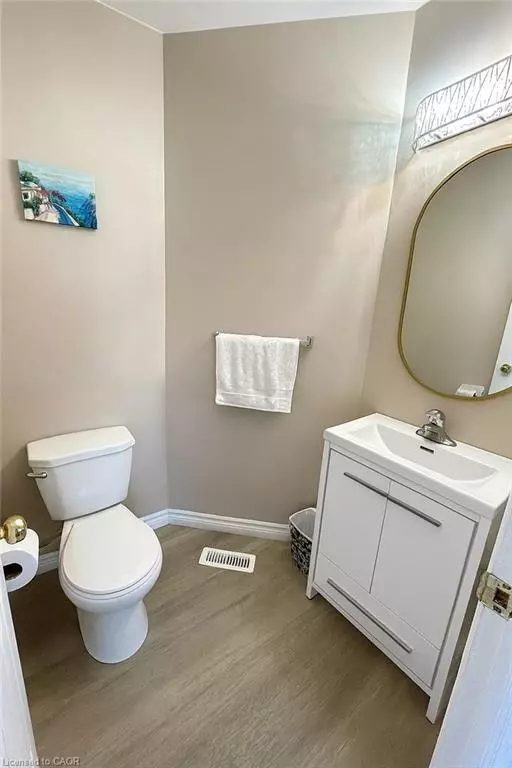 London, ON N5V 5C7,988 Prosperity Court