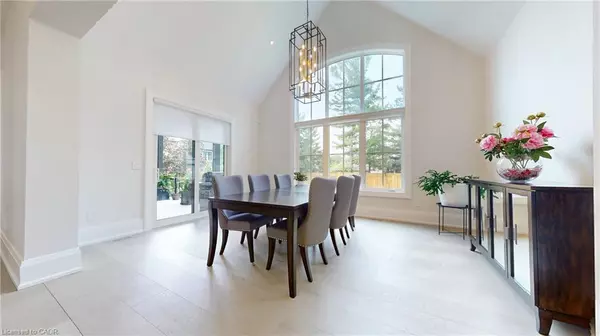 Oakville, ON L6K 2P4,212 Southview Road