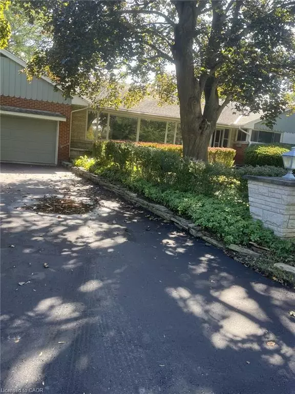 Flamborough, ON L9H 4X8,132 Hillcrest Avenue