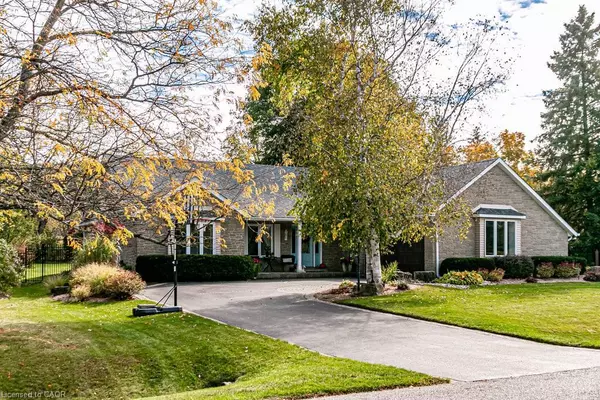 Carlisle, ON L0R 1H1,20 Meander Close