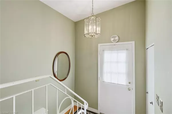 Hamilton, ON L8V 2P5,106 Fielding Crescent