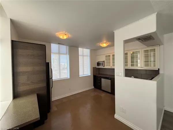 Hamilton, ON L8P 4W4,36 James Street S #1205